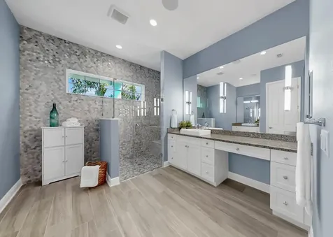 708 Manns Harbor Drive Apollo Beach FL 33572