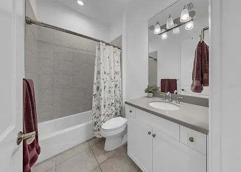708 Manns Harbor Drive Apollo Beach FL 33572
