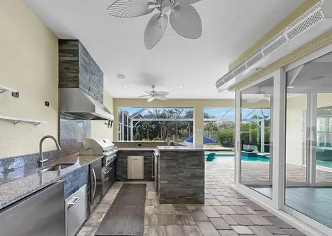 708 Manns Harbor Drive Apollo Beach FL 33572