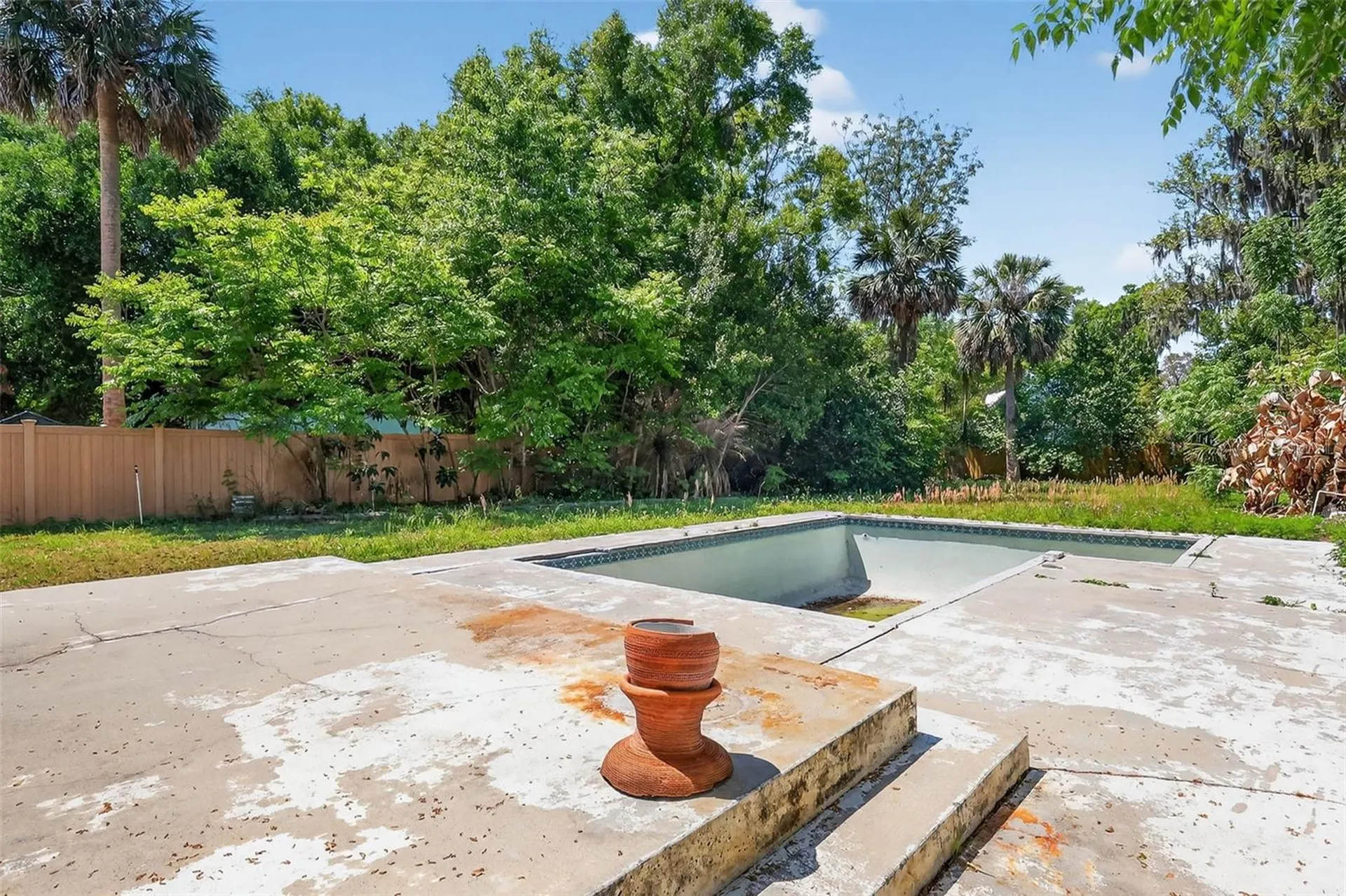 339 N Clayton Street Mount Dora FL 32757