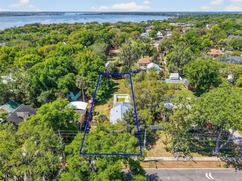 339 N Clayton Street Mount Dora FL 32757