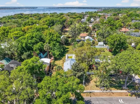 339 N Clayton Street Mount Dora FL 32757