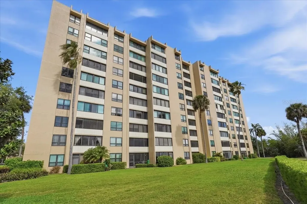 2616 Cove Cay Drive Clearwater FL 33760