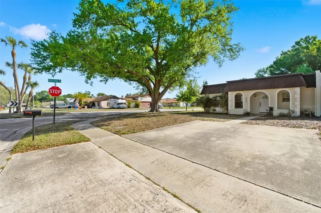 9993 86th Street Seminole FL 33777