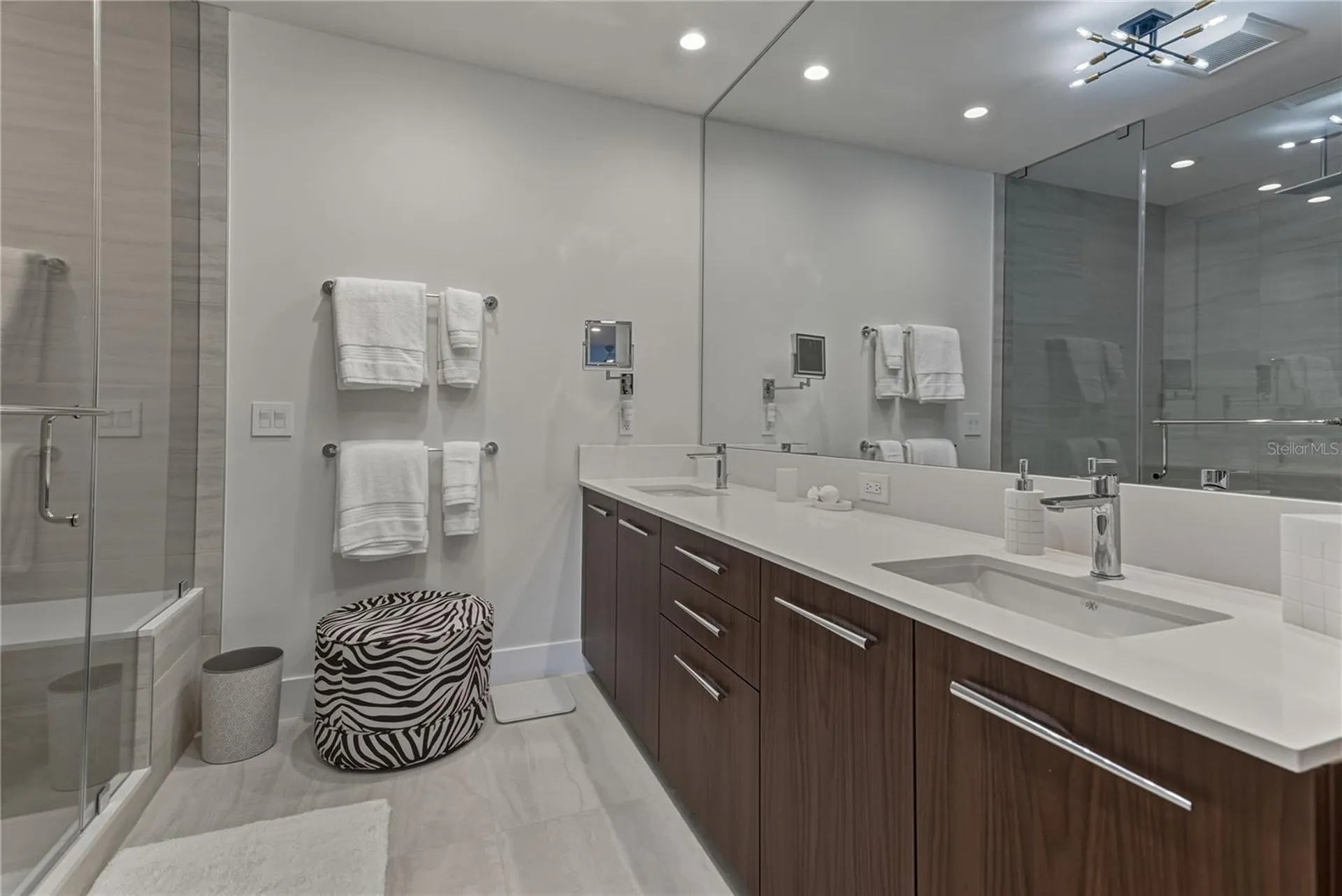 275 1st Avenue S St Petersburg FL 33701