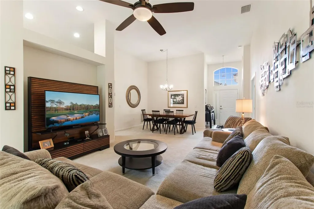 612 Vista Oaks Way Davenport FL 33837