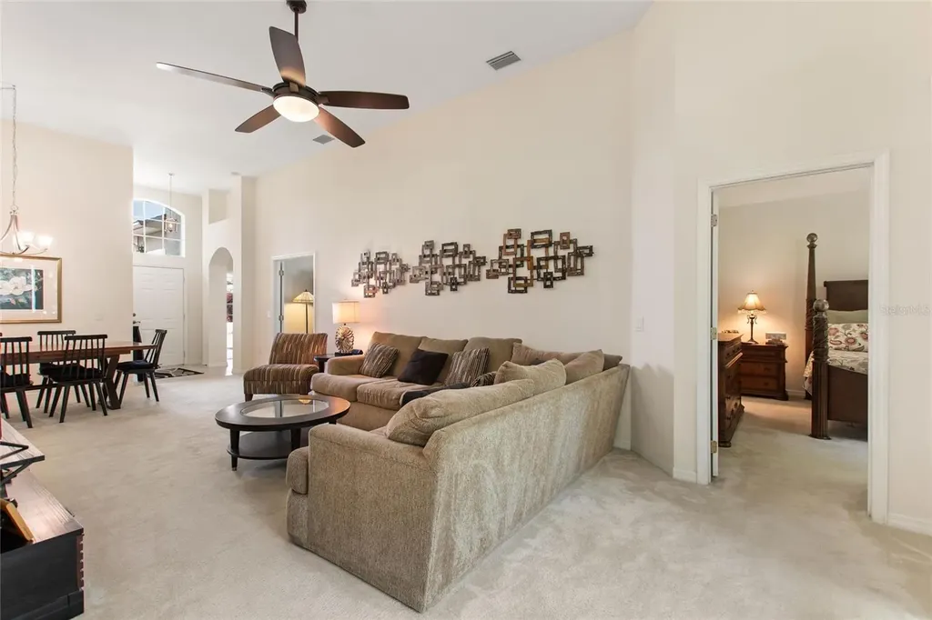 612 Vista Oaks Way Davenport FL 33837