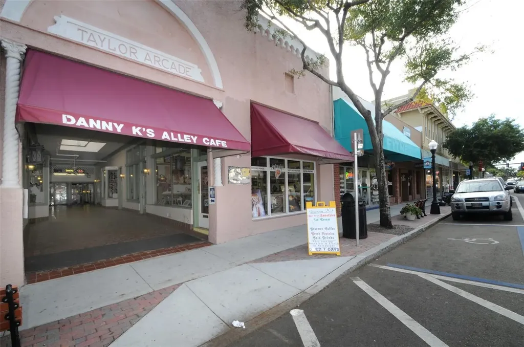 Grosse Avenue Tarpon Springs FL 34689