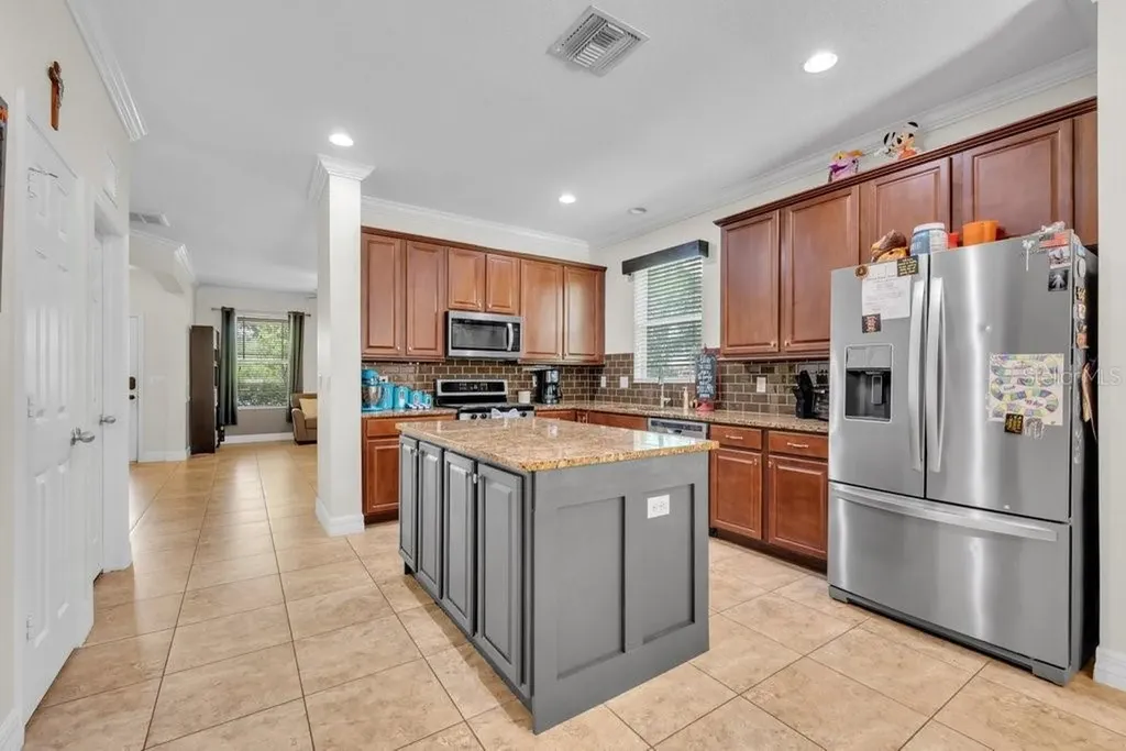 15721 Oakleaf Run Drive Lithia FL 33547