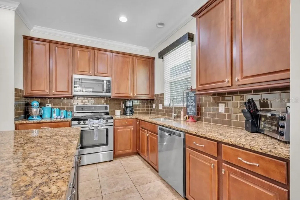 15721 Oakleaf Run Drive Lithia FL 33547