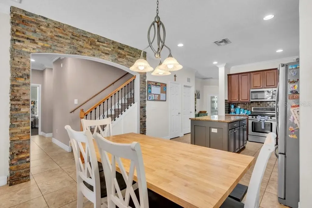 15721 Oakleaf Run Drive Lithia FL 33547
