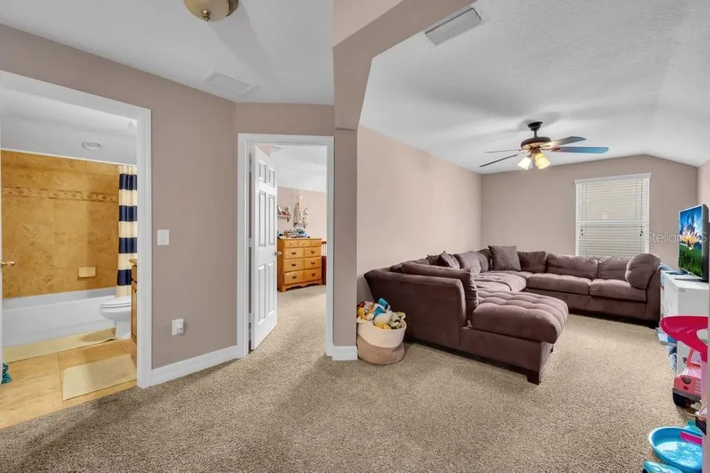 15721 Oakleaf Run Drive Lithia FL 33547