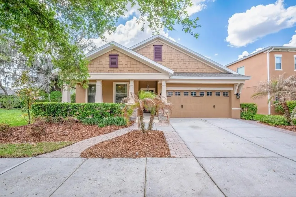 15721 Oakleaf Run Drive Lithia FL 33547
