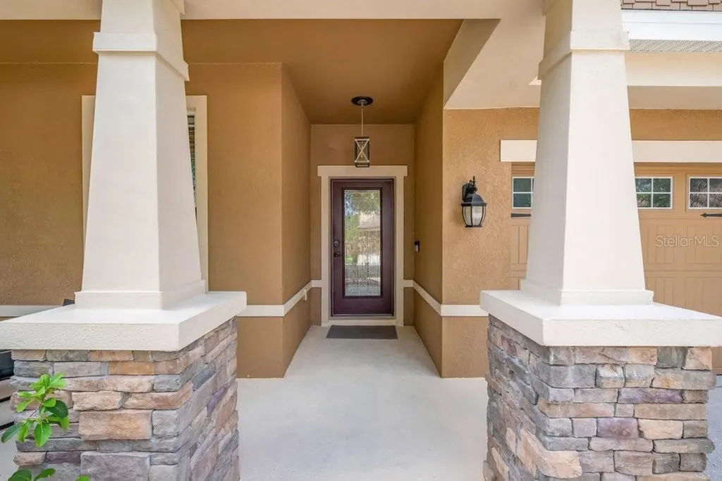 15721 Oakleaf Run Drive Lithia FL 33547