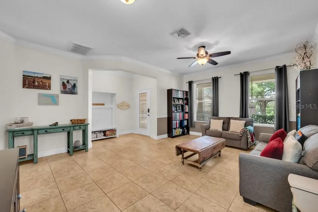 15721 Oakleaf Run Drive Lithia FL 33547