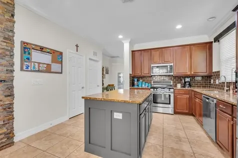 15721 Oakleaf Run Drive Lithia FL 33547