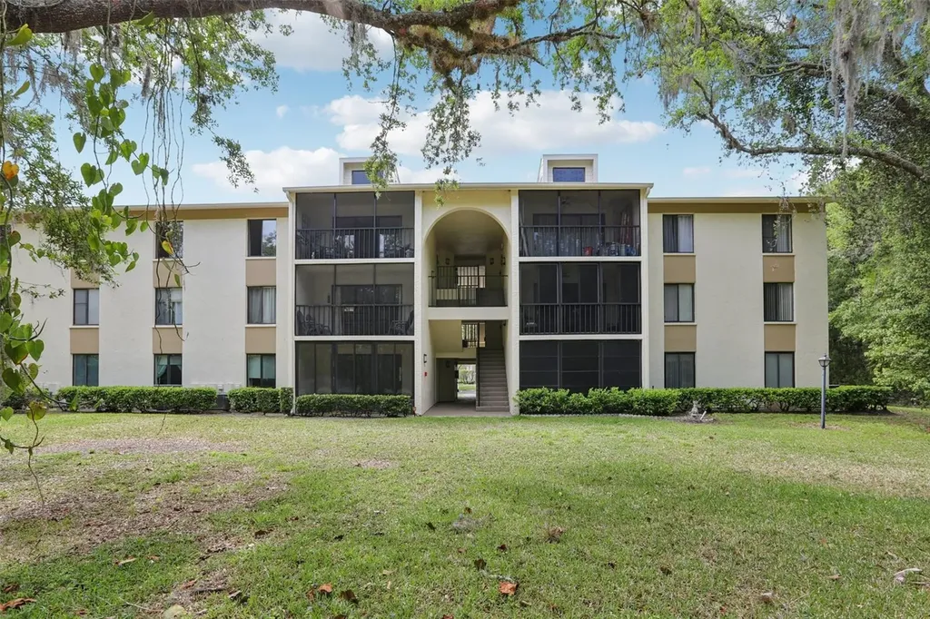 3232 Lake Pine Way E Tarpon Springs FL 34688