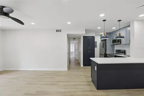 3232 Lake Pine Way E Tarpon Springs FL 34688