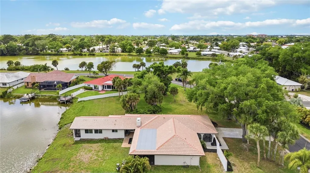 2273 Lakewood Drive Nokomis FL 34275
