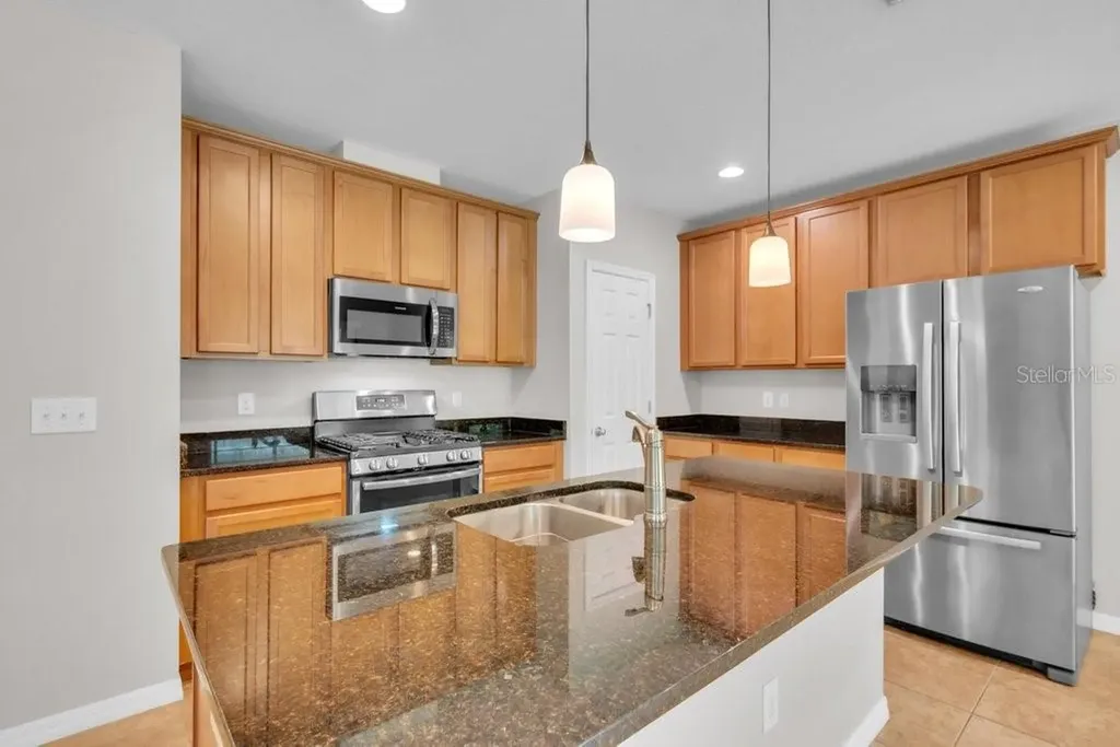 5204 Bannister Park Lane Lithia FL 33547
