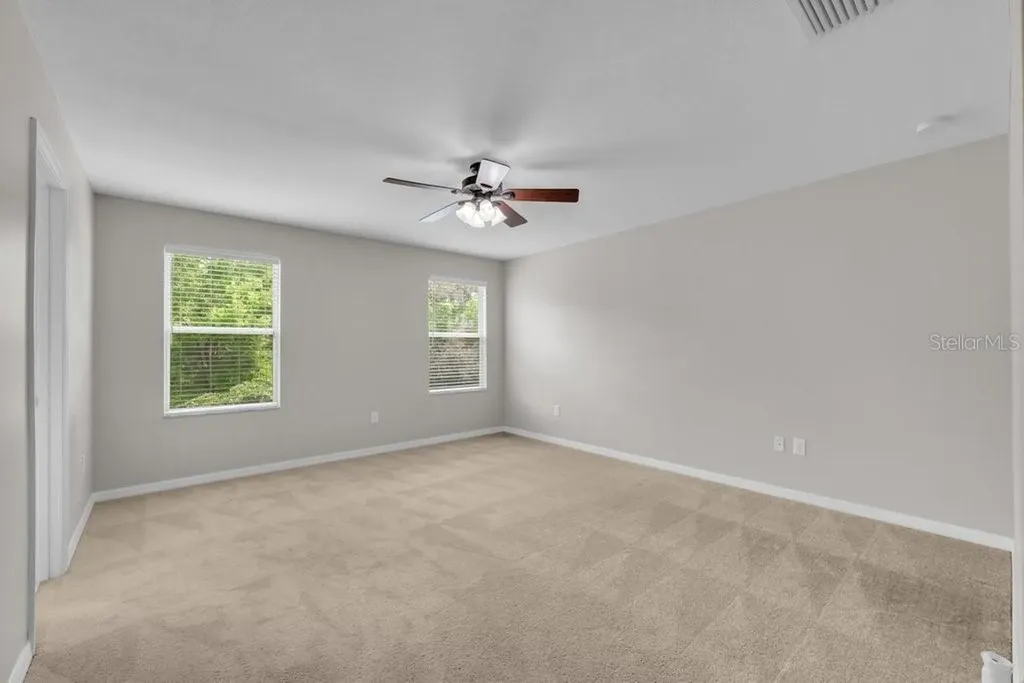 5204 Bannister Park Lane Lithia FL 33547