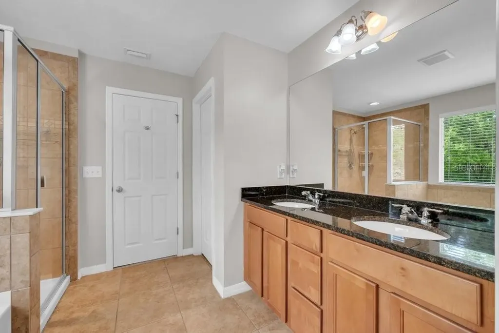 5204 Bannister Park Lane Lithia FL 33547