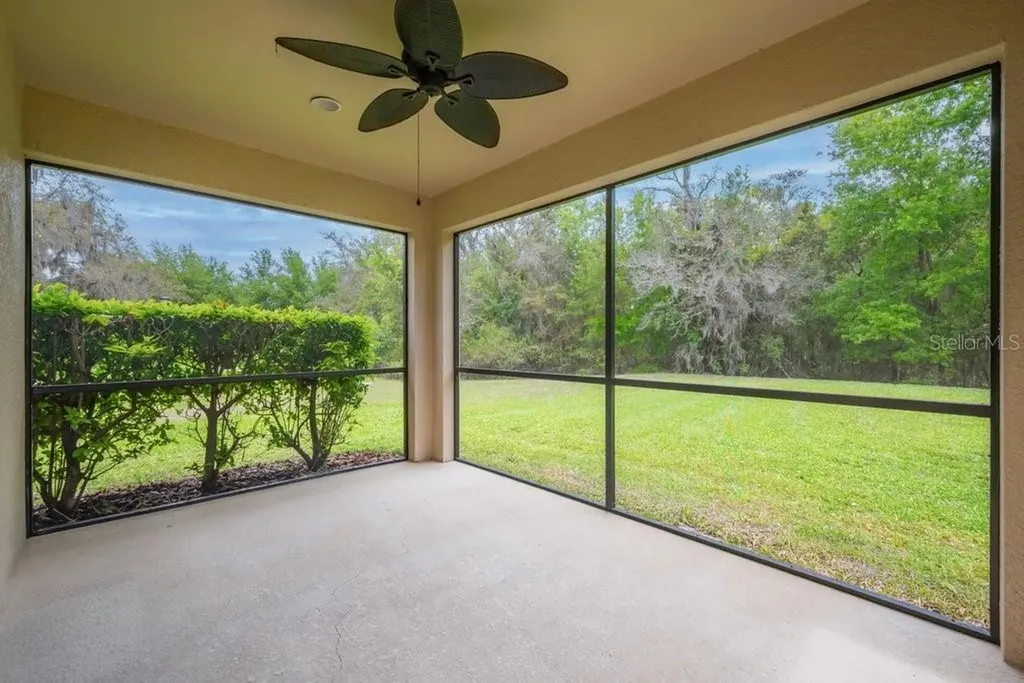5204 Bannister Park Lane Lithia FL 33547