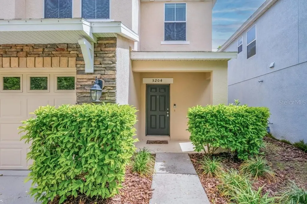 5204 Bannister Park Lane Lithia FL 33547