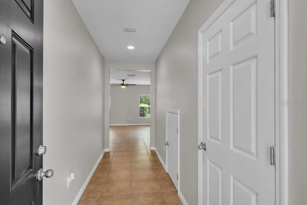 5204 Bannister Park Lane Lithia FL 33547