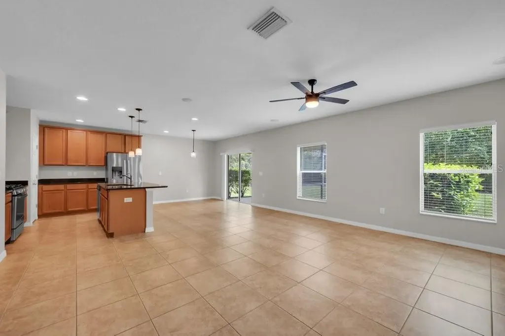 5204 Bannister Park Lane Lithia FL 33547