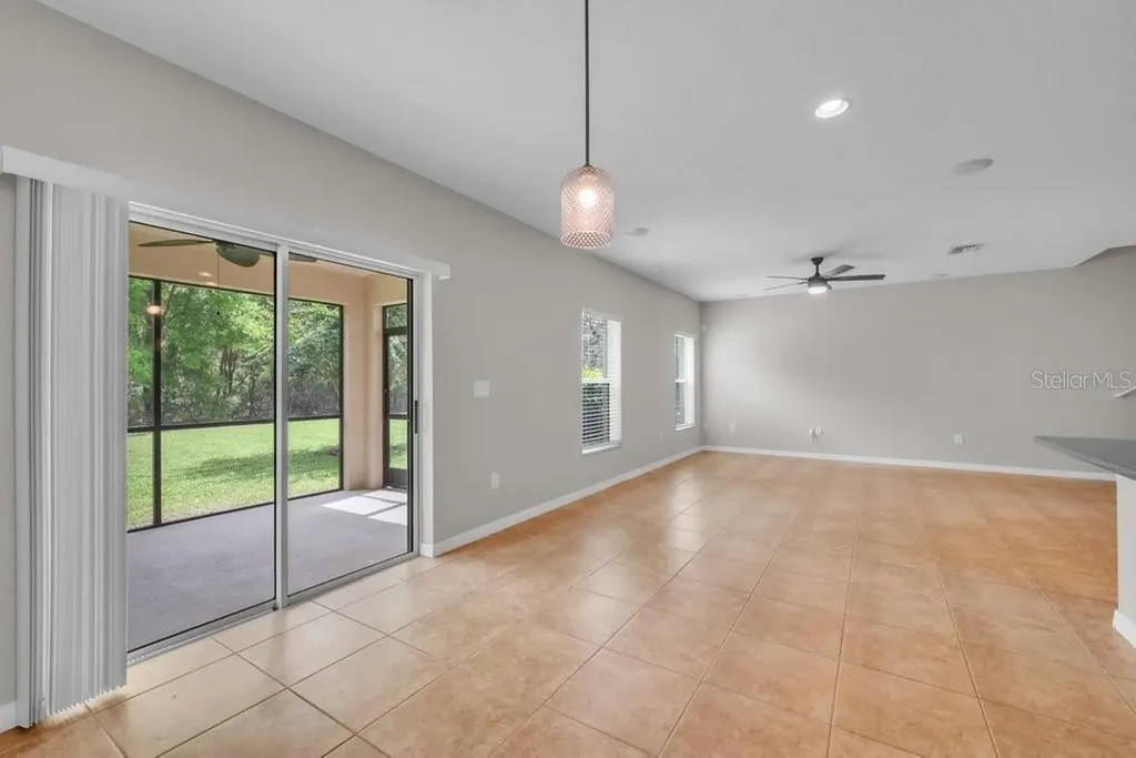 5204 Bannister Park Lane Lithia FL 33547