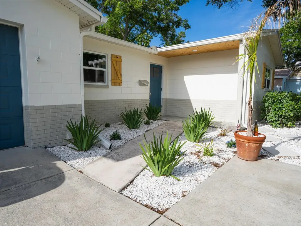 300 84th Avenue NE St Petersburg FL 33702