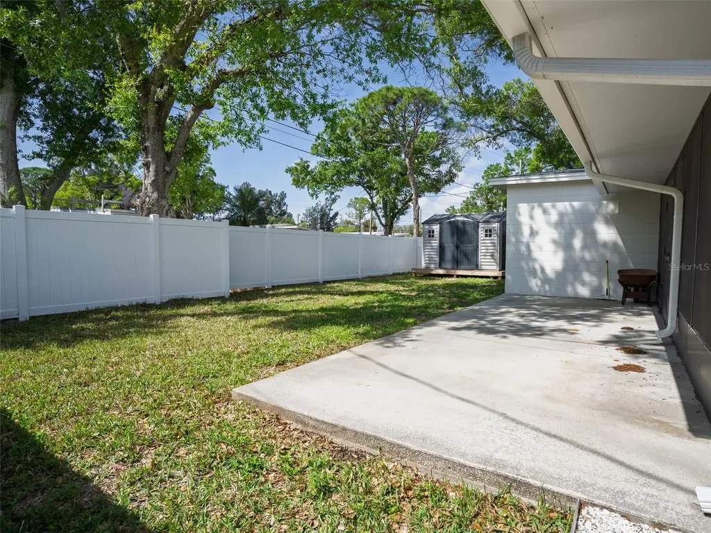 300 84th Avenue NE St Petersburg FL 33702