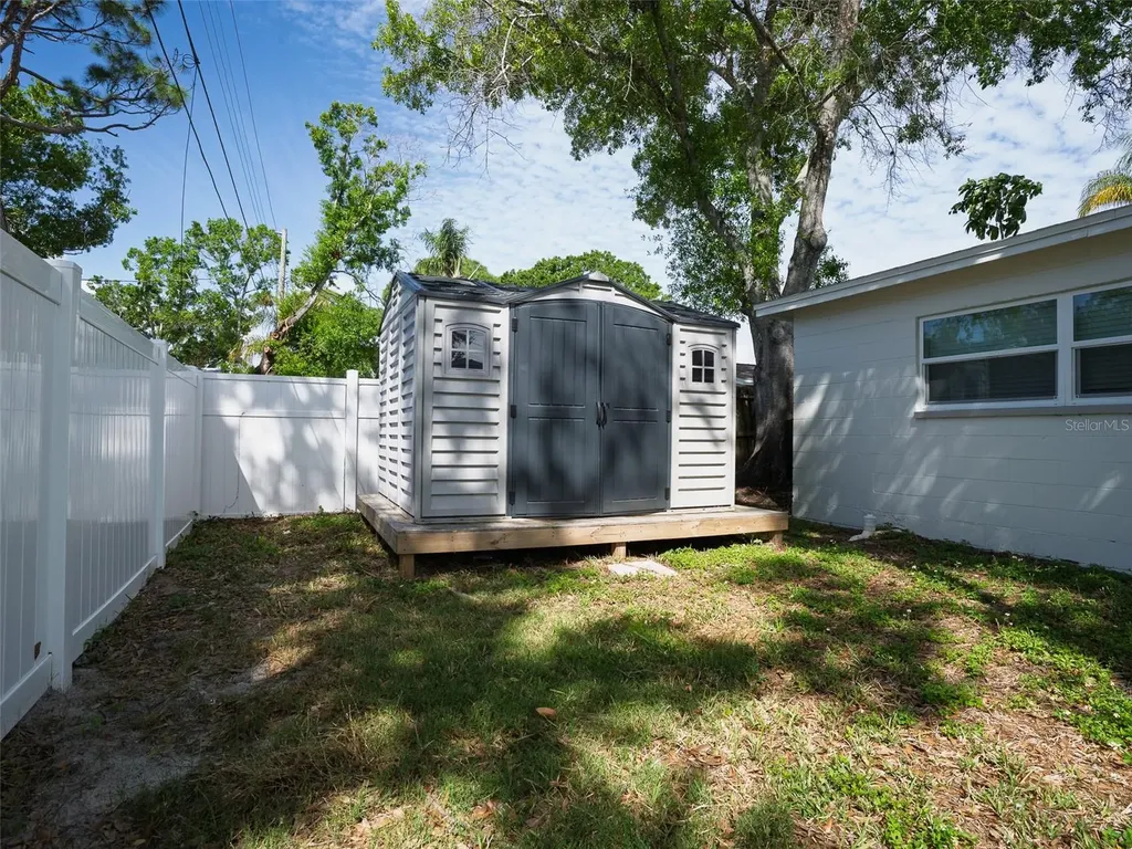 300 84th Avenue NE St Petersburg FL 33702