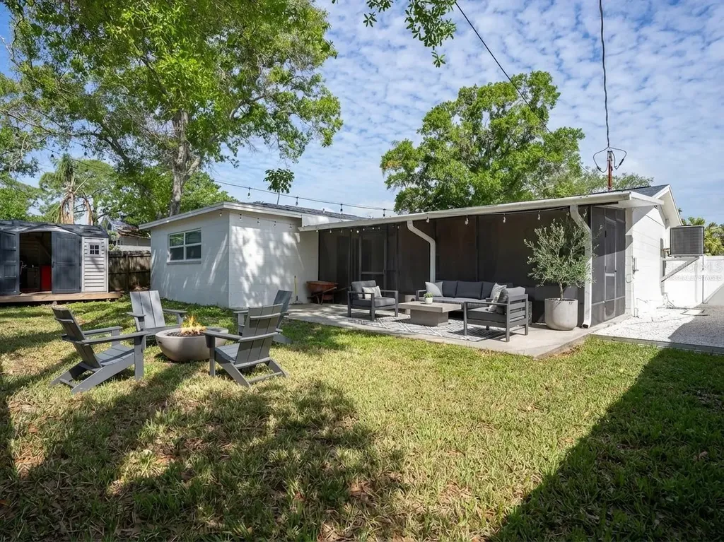 300 84th Avenue NE St Petersburg FL 33702