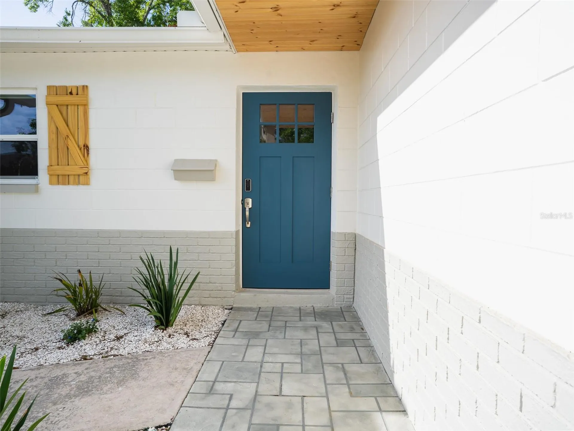 300 84th Avenue NE St Petersburg FL 33702