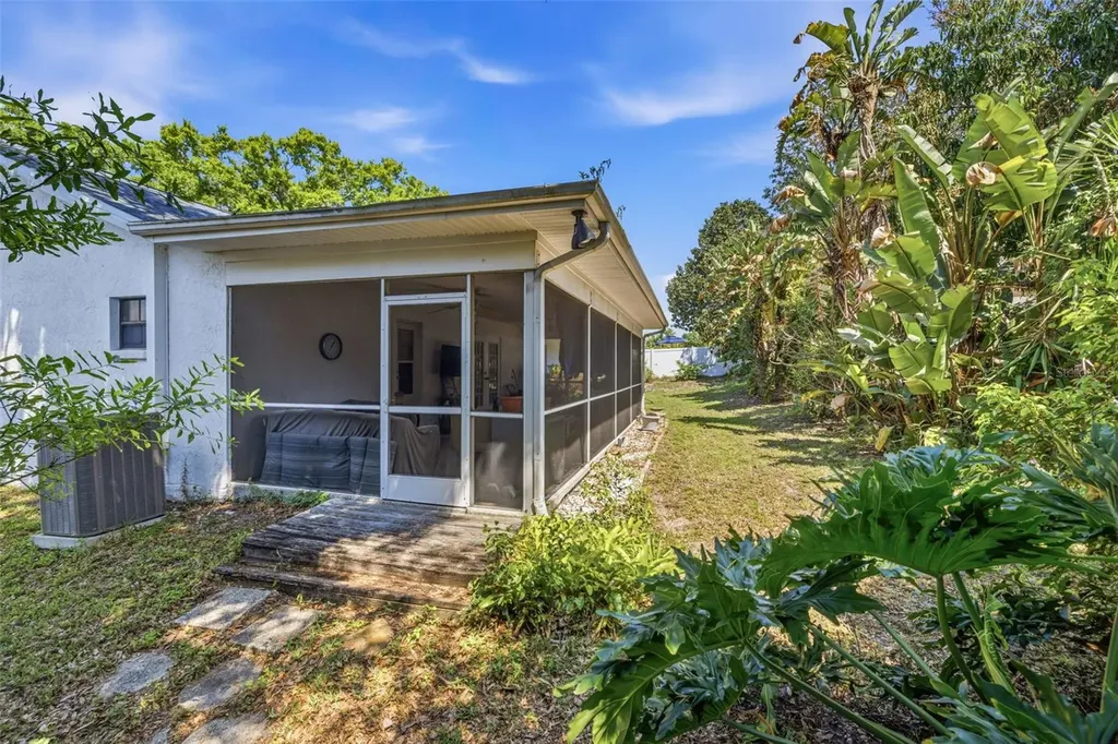 4936 Mineola Place Palm Harbor FL 34684