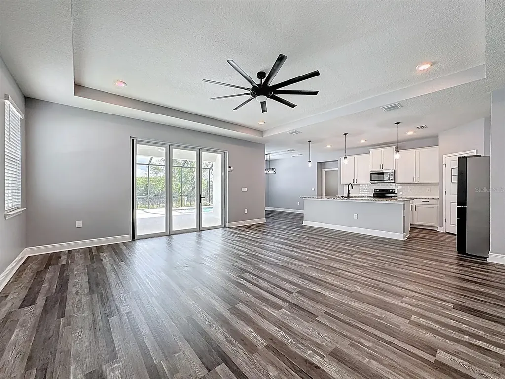 17535 Cantarina Cove Lakewood Ranch FL 34211