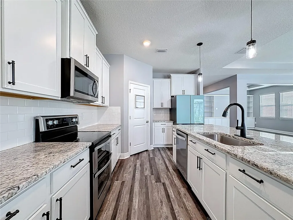 17535 Cantarina Cove Lakewood Ranch FL 34211