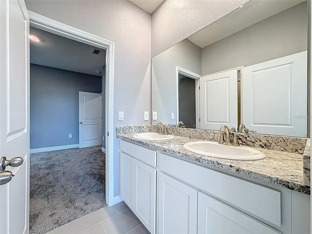 17535 Cantarina Cove Lakewood Ranch FL 34211