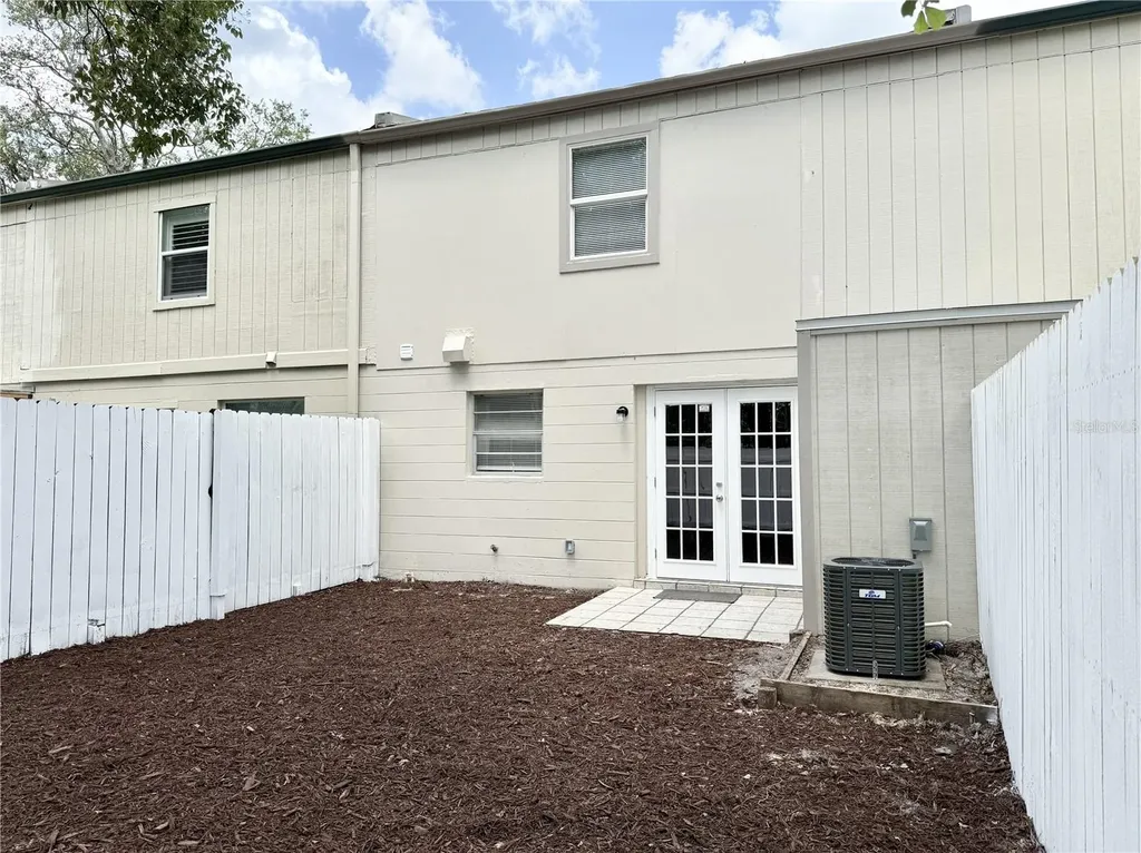 5229 Tennis Court Circle Tampa FL 33617