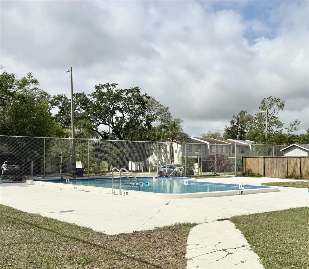 5229 Tennis Court Circle Tampa FL 33617