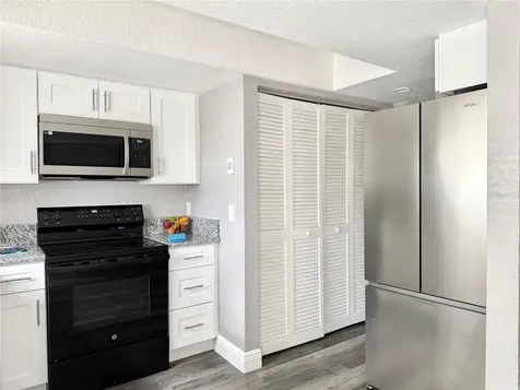 5229 Tennis Court Circle Tampa FL 33617