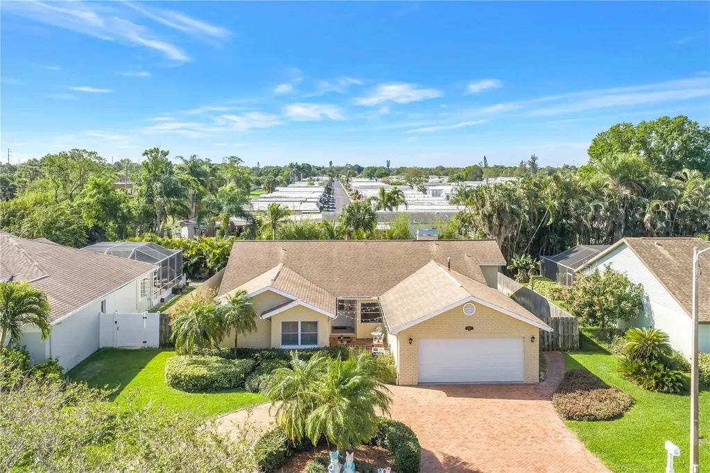 1770 Glen Lakes Boulevard N St Petersburg FL 33702