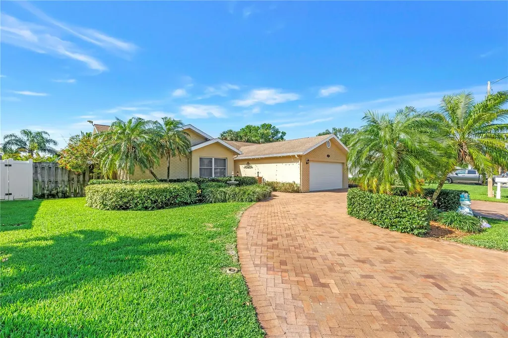1770 Glen Lakes Boulevard N St Petersburg FL 33702