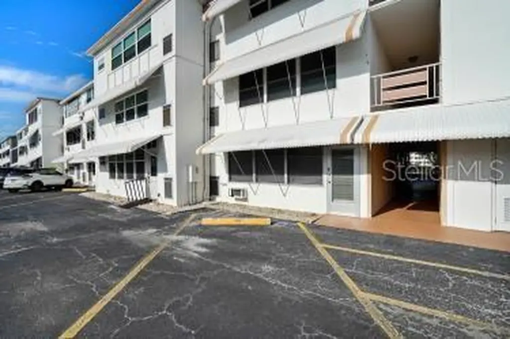 6015 19th Street N St Petersburg FL 33714
