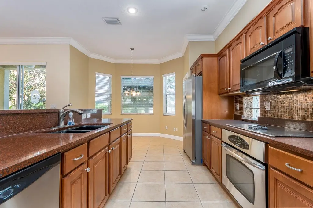 10639 Hatteras Drive Tampa FL 33615