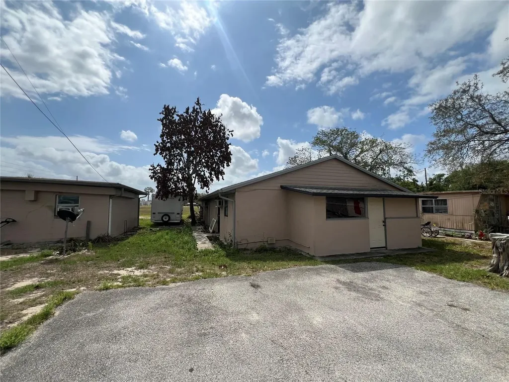 617 E Myers Boulevard Mascotte FL 34753