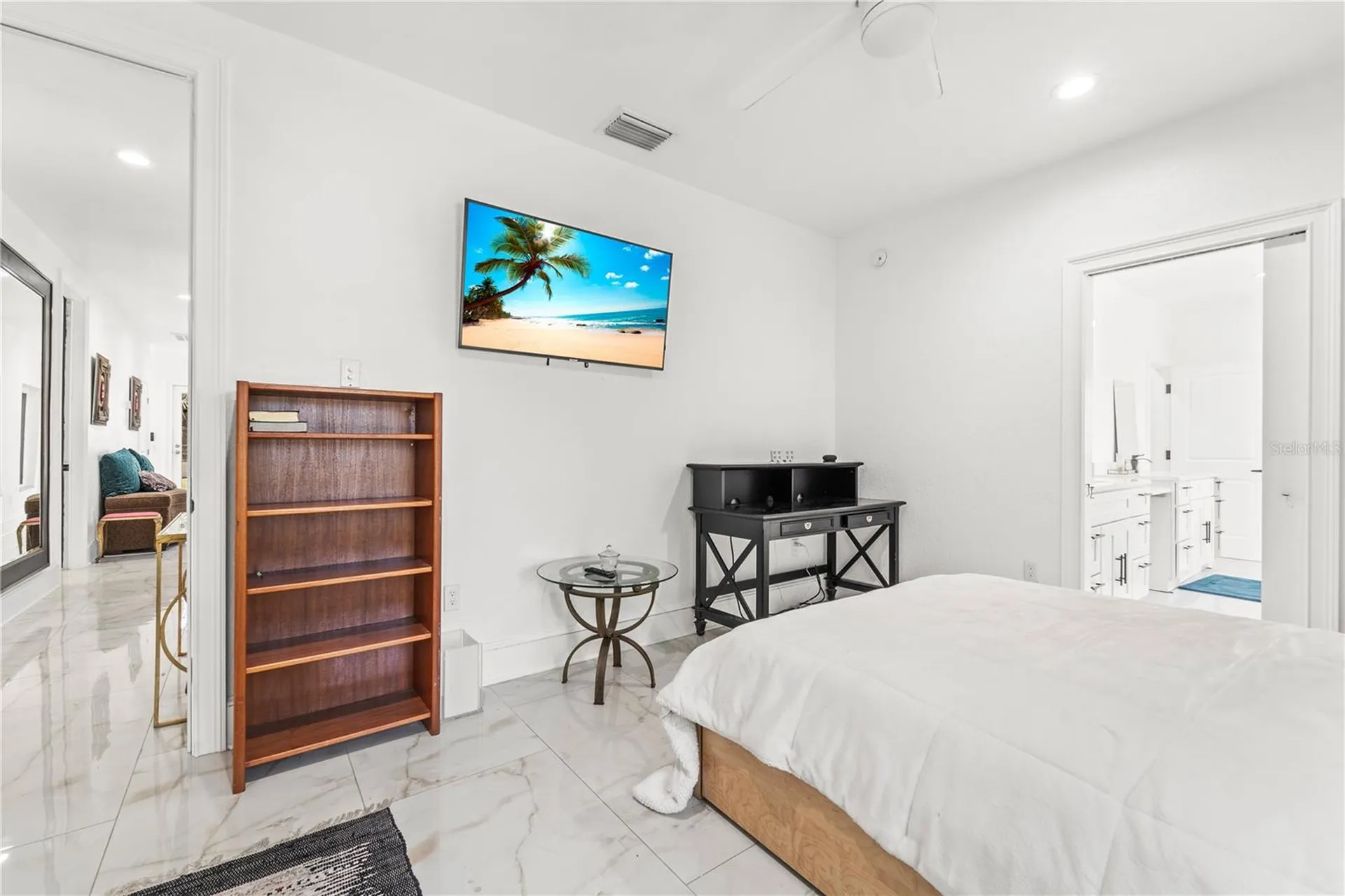 2520 Gomaz Way S St Petersburg FL 33712