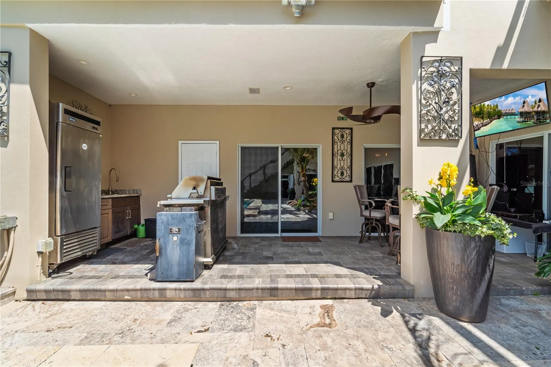 2520 Gomaz Way S St Petersburg FL 33712